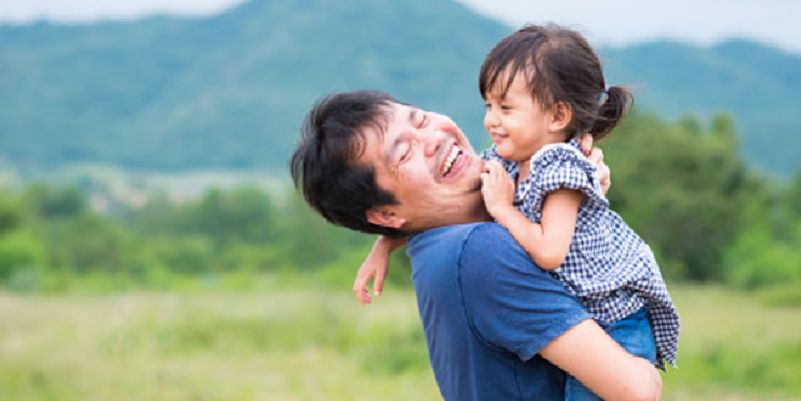 Nằm mơ thấy nói chuyện với cha đã mất đánh con gì?